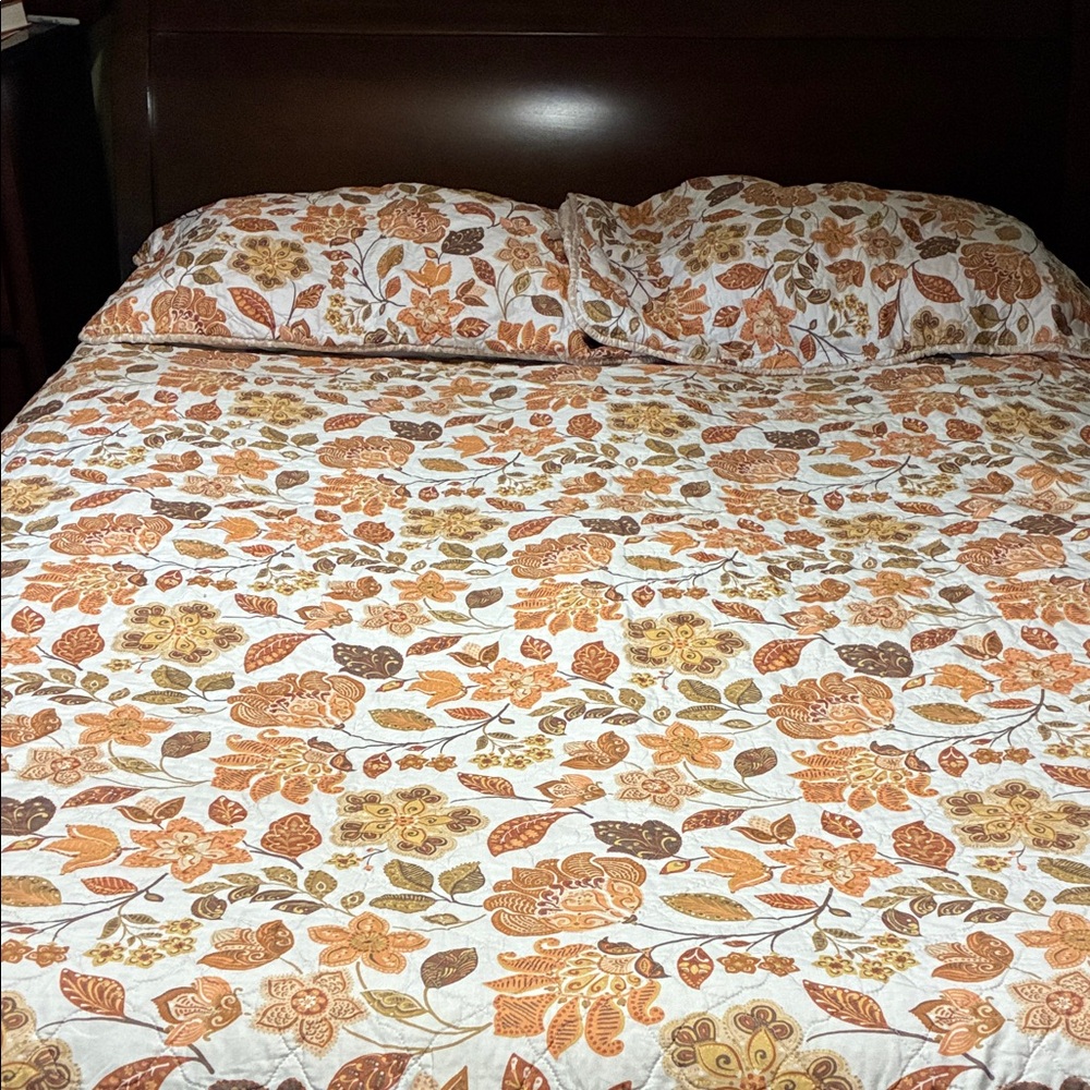 Floral Patterned Bedding Set